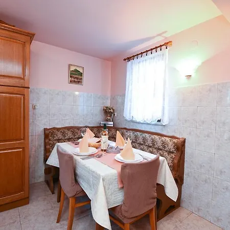 Apartment Dragica 1492 *